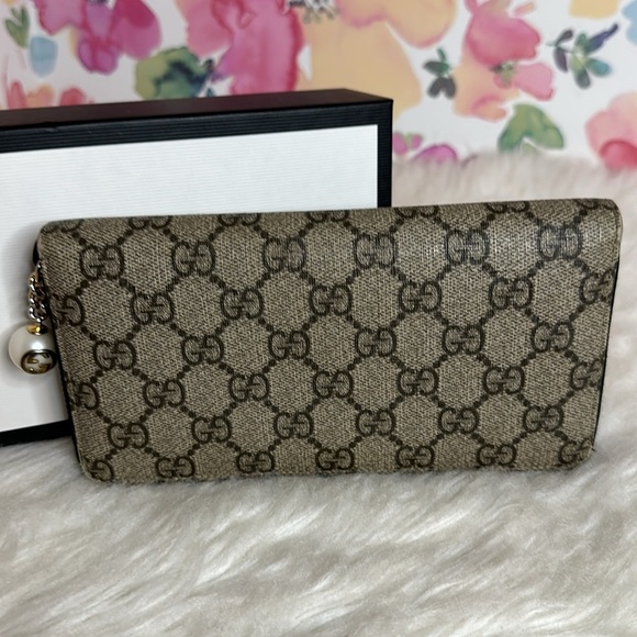 💯Authentic Gucci Zipped Around Long Wallet🍀 - Picture 9 of 16